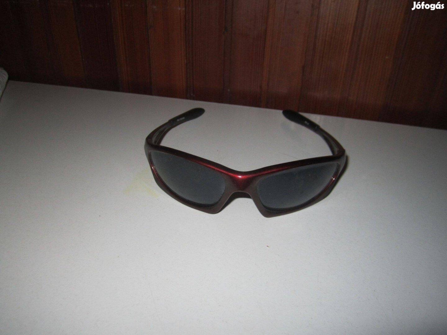 Bordókeretes napszemüveg eladó