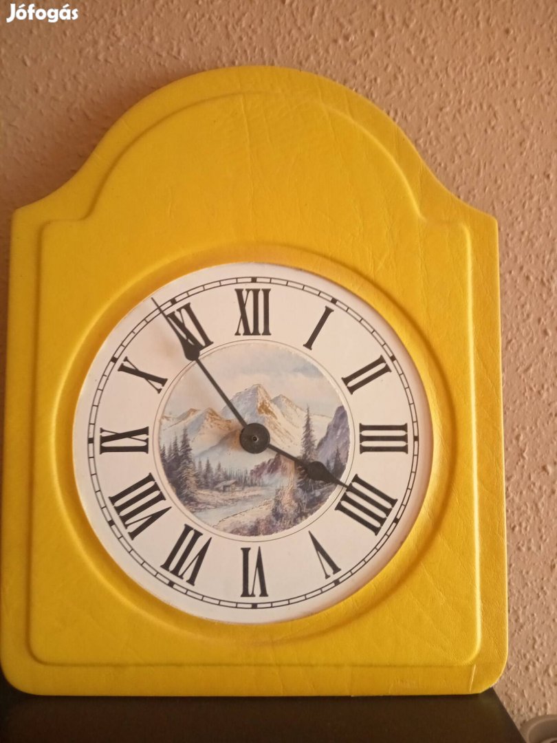 Bőrkeretes fali óra 