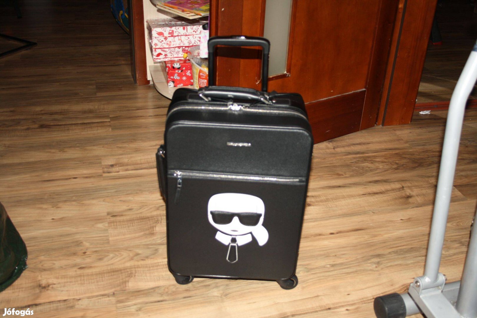 Bőrönd Karl Lagerfeld :kódja 205W3007: Uniszex : Új