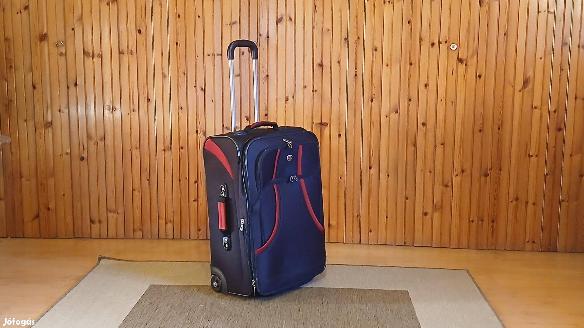 Bőrönd koffer vászon táska utazó