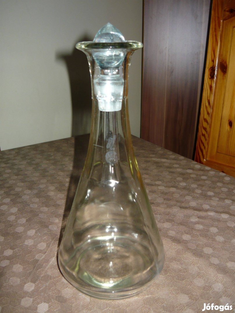 Boros üveg kupakkal 1 literes