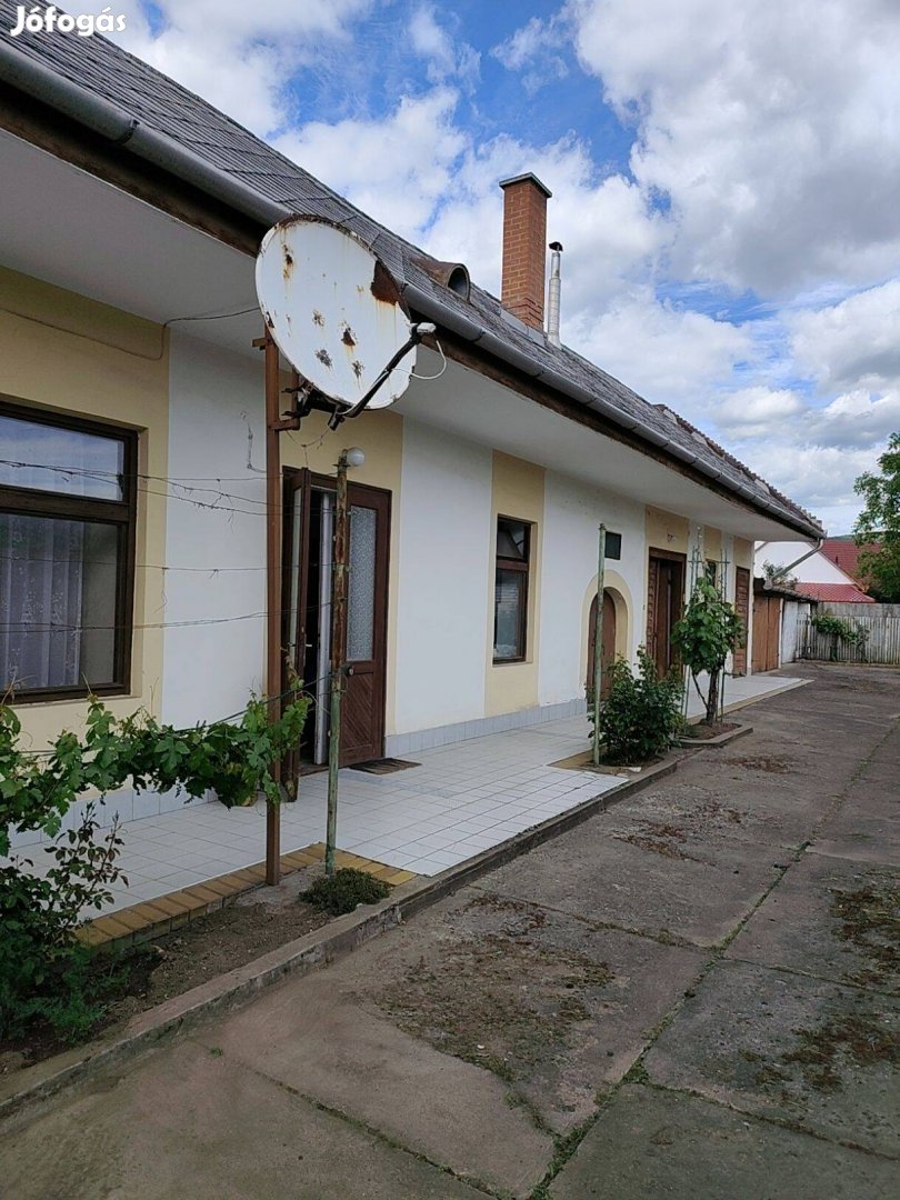Borospince, boltíves kőfalak, óriási lehetőségek Gyöngyös, Petőfi út