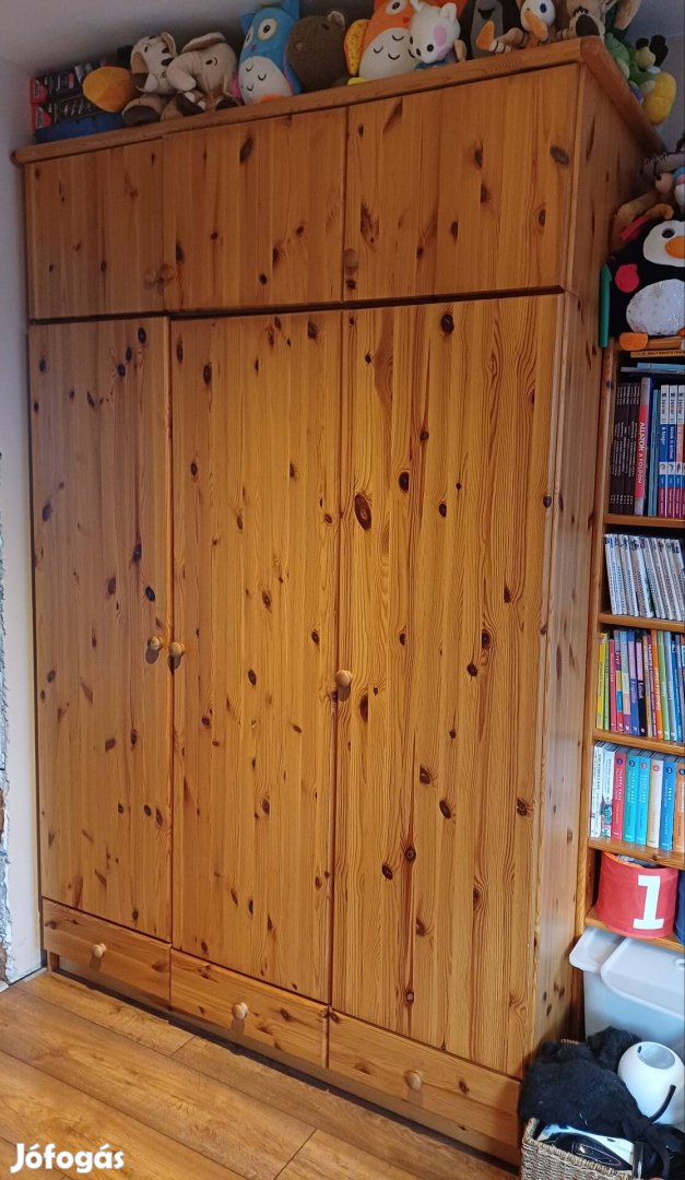 Borovi fenyő ruhásszekrény - gardbrób szekrény (M: 225 cm, sz: 148 cm)