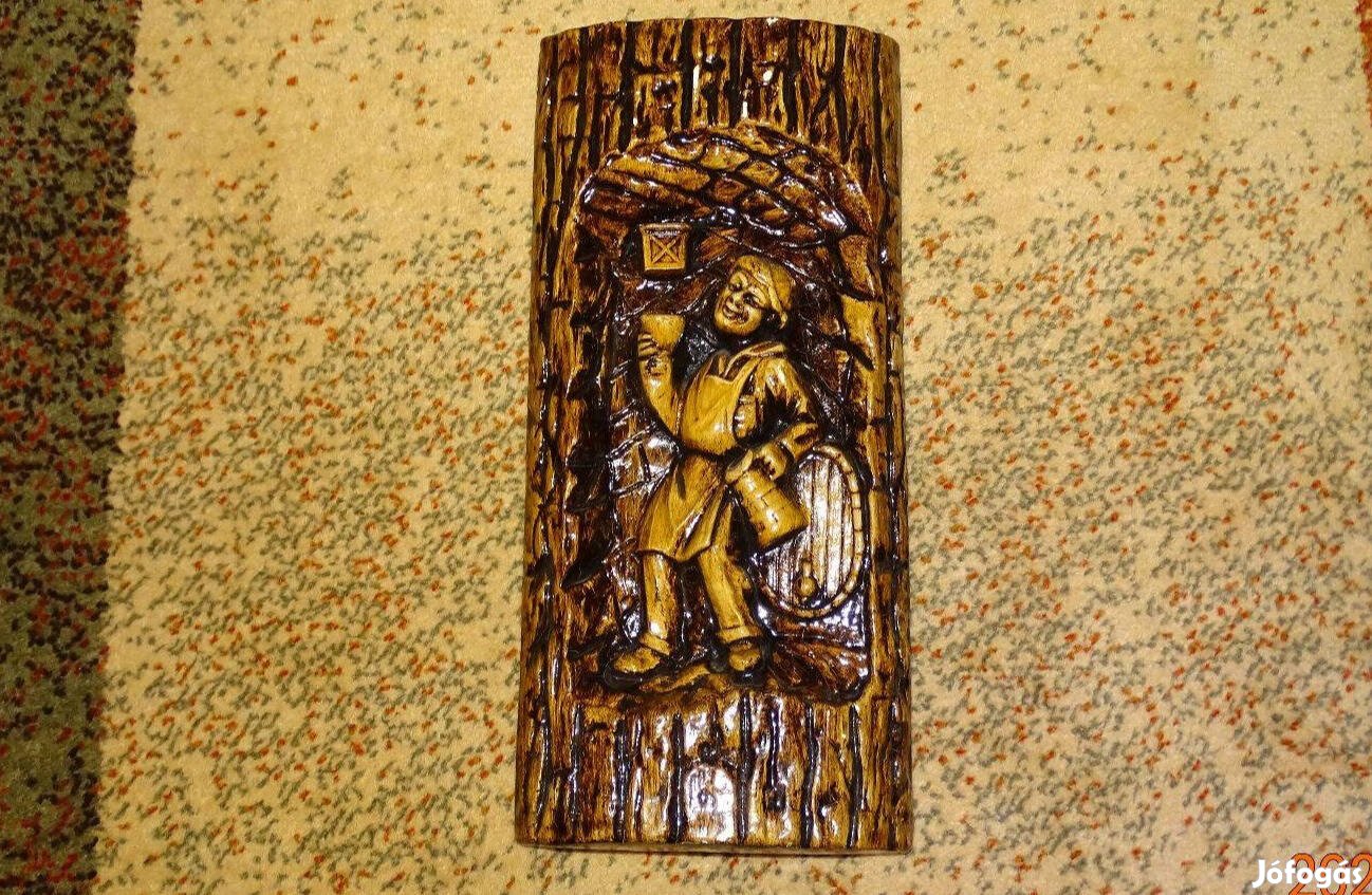 Borozós gipsz, mázas fali dísz