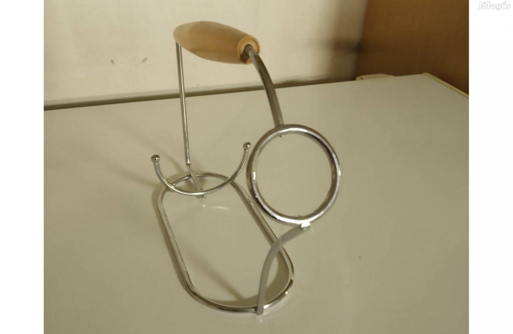 Bortartó borkínáló eladó