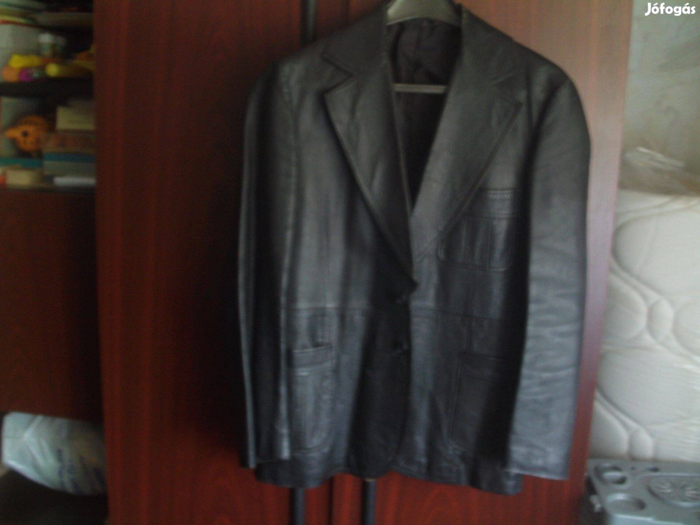Bőrzakó elegáns szabás (használt, M-es méretű)