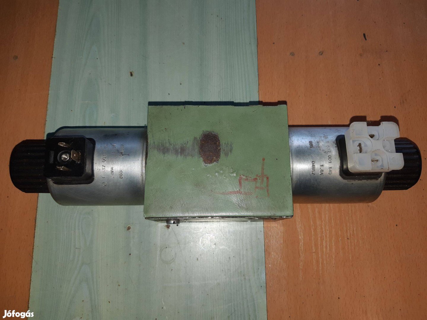 Bosch 0810001731 irányváltó szelep #369