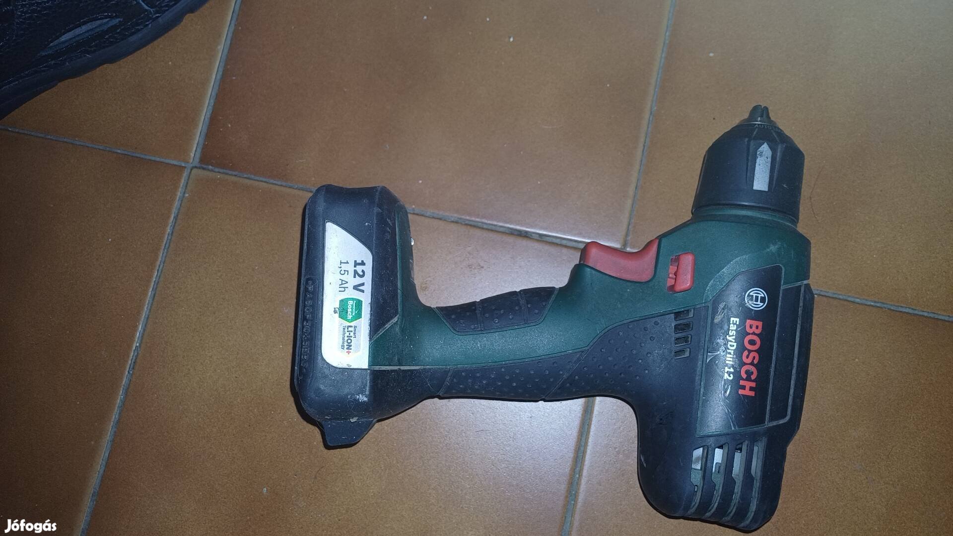 Bosch 12V fúró 