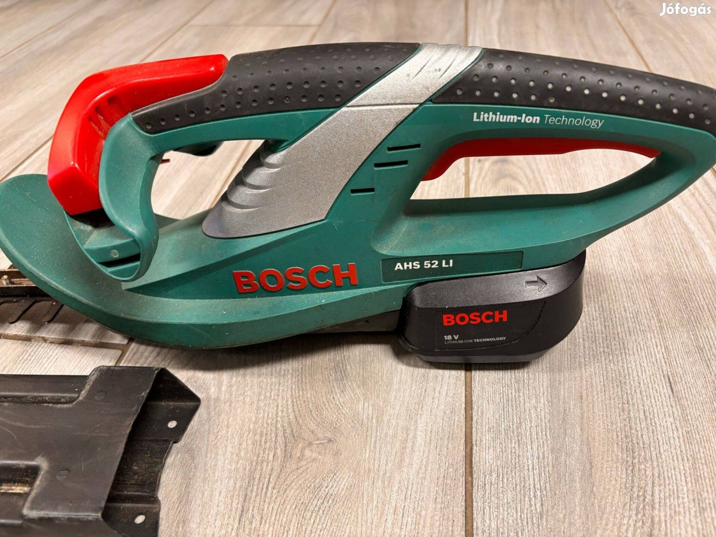Bosch 18V Li Akkus Akkumulátoros Sövényvágó Sövénynyíró