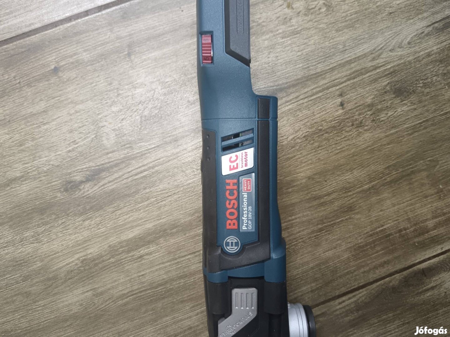 Bosch 18v ipari akkumulátoros multifunkciós rezgővágó-csiszoló.