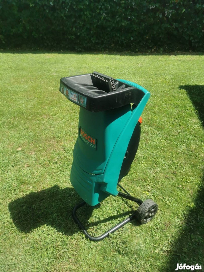 Bosch 2000W kerti munkákhoz