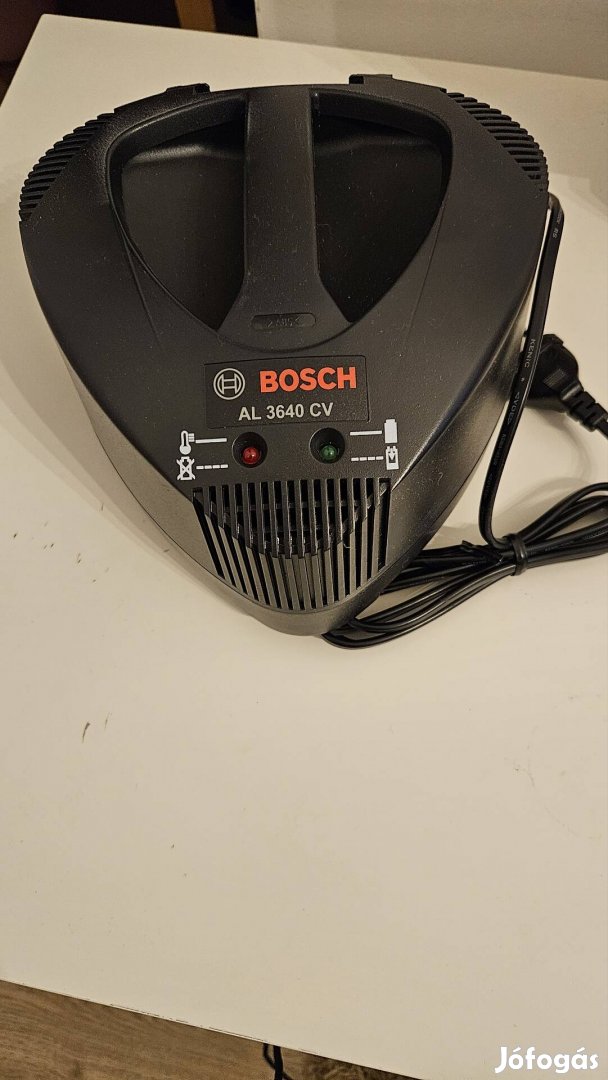 Bosch 36V akkumulátor töltő