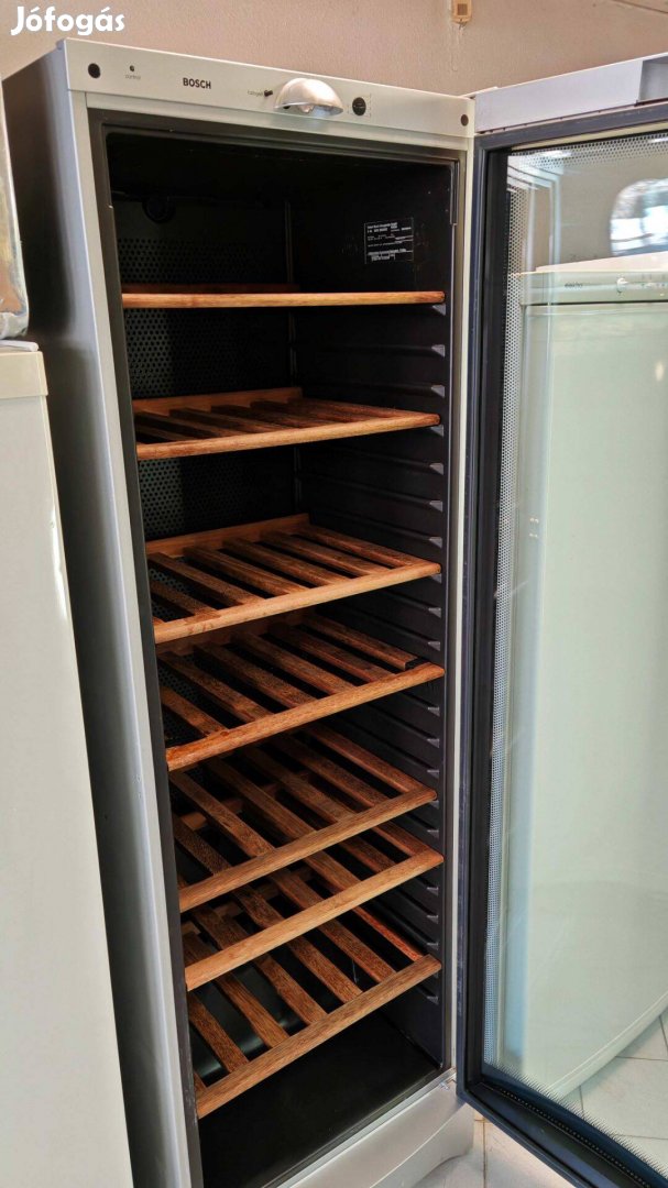 Bosch 402 literes hajlított üvegajtós borhűtő italhűtő eladó