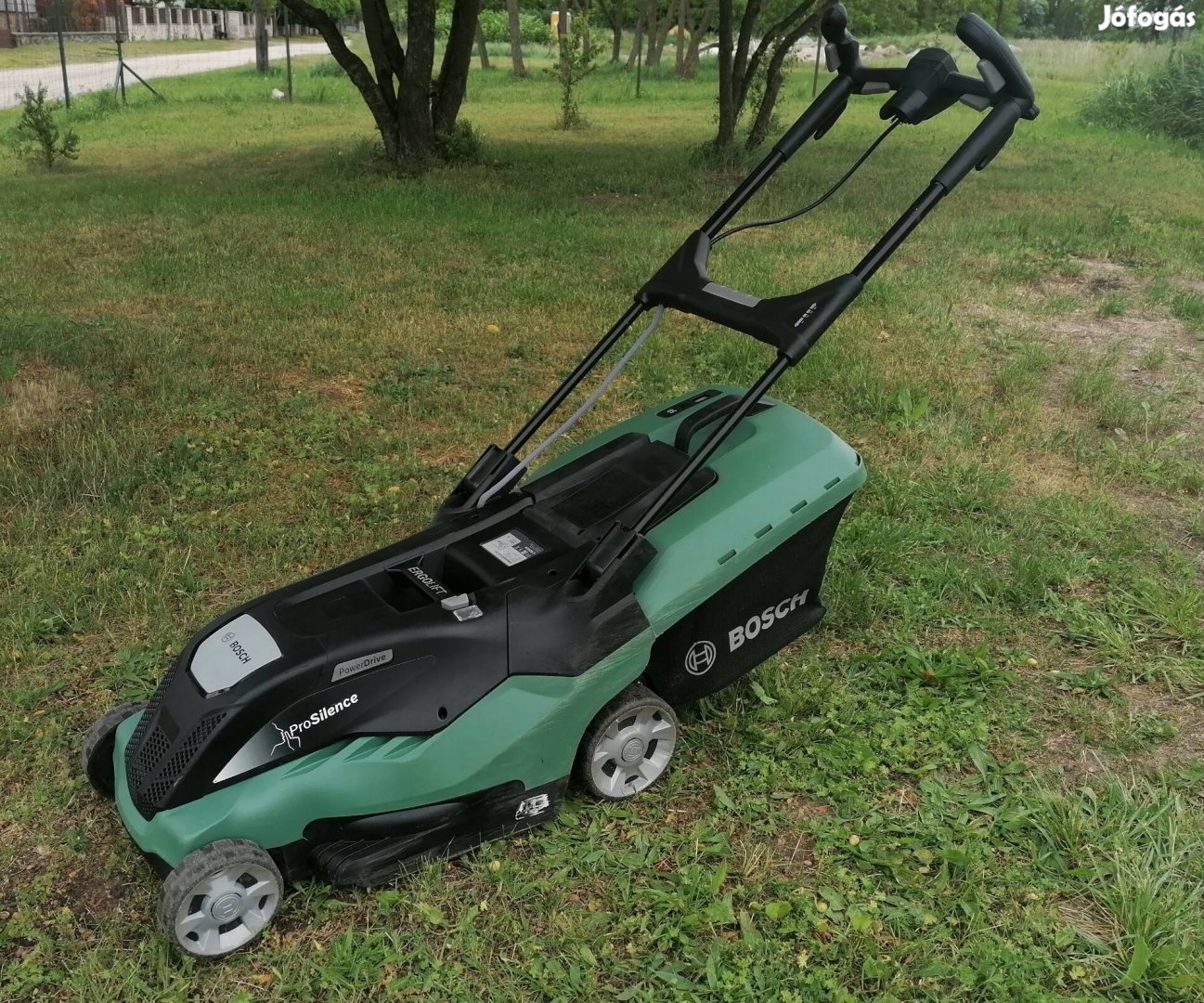 Bosch Advancedrotak 650 1700W-os fűnyíró