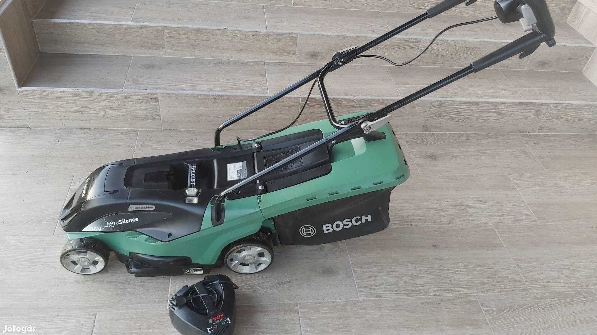 Bosch Akkus fűnyíró eladó 