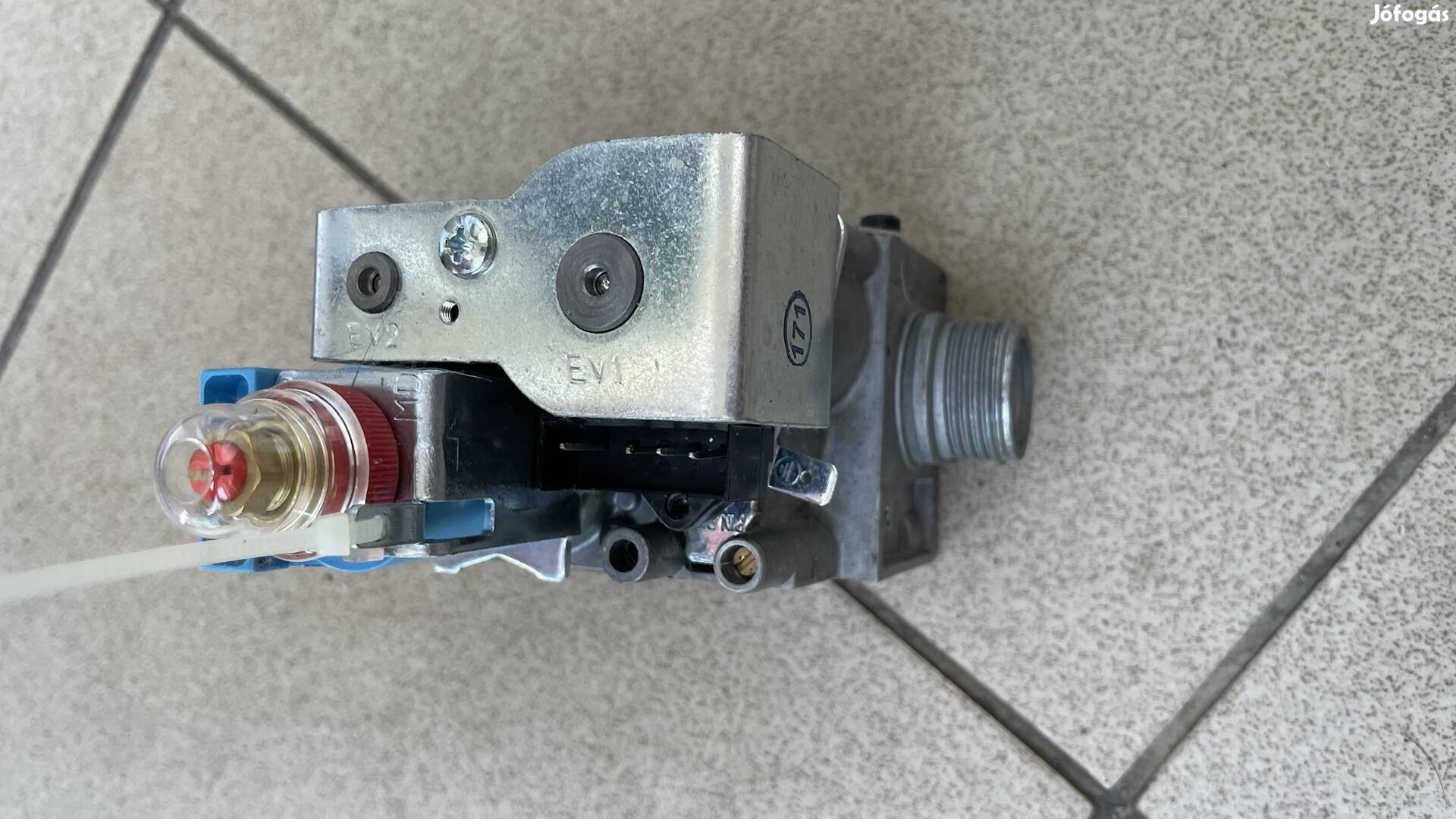 Bosch Condens 2000 Gázarmatúra