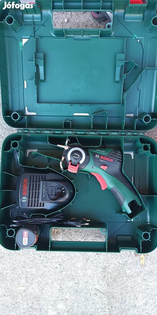 Bosch Easycut 12 akkumulátoros fűrész