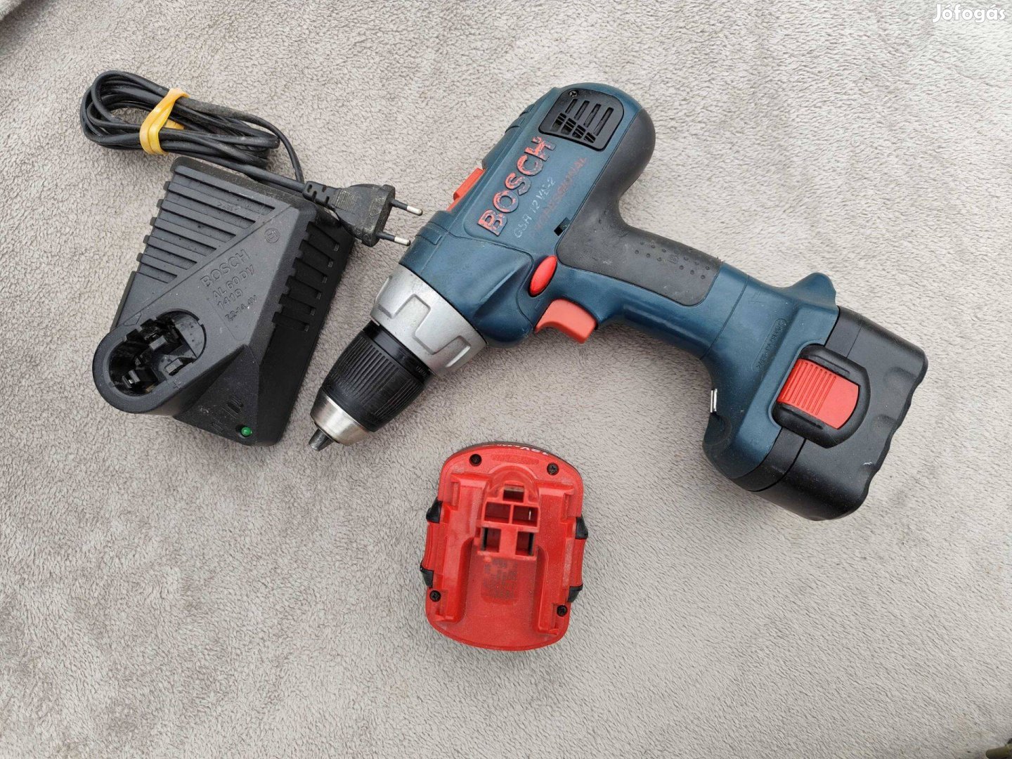 Bosch GSR 12 VE-2 Professional + 2db akksi