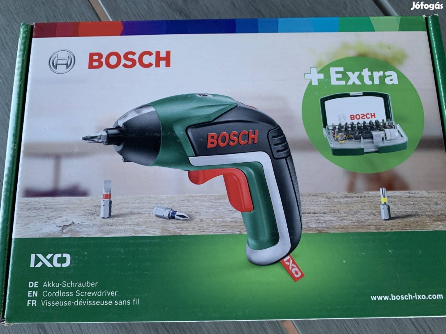 Bosch Ixo akkus csavarozó + ajándék bitkészlet