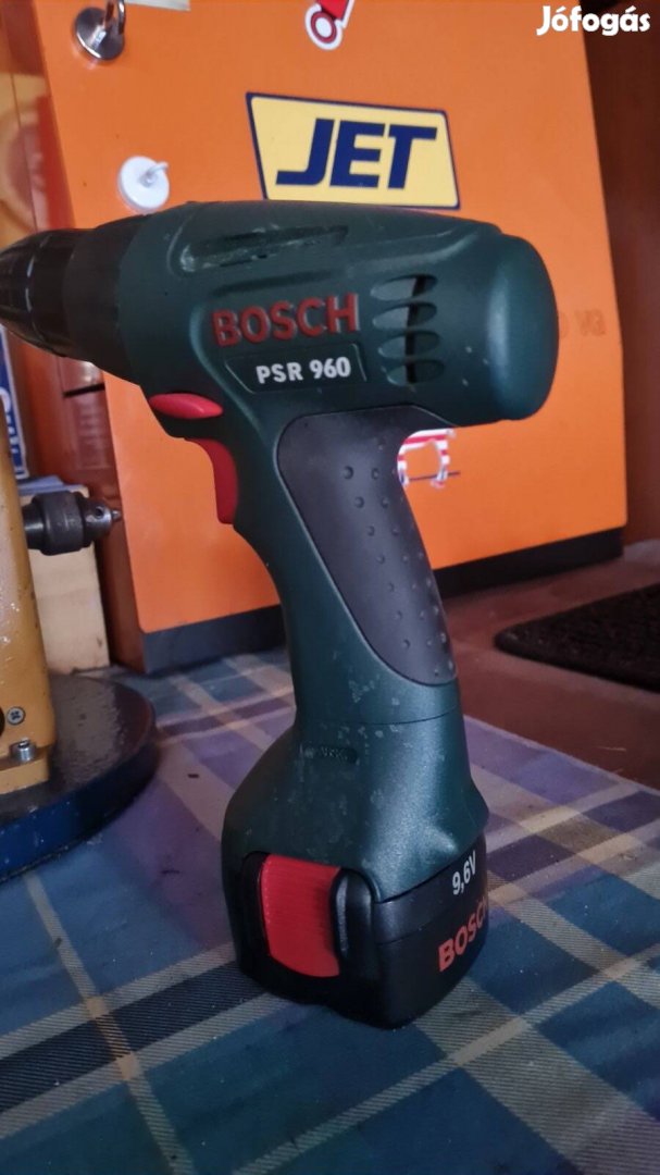 Bosch PSR 960 fúró töltővel