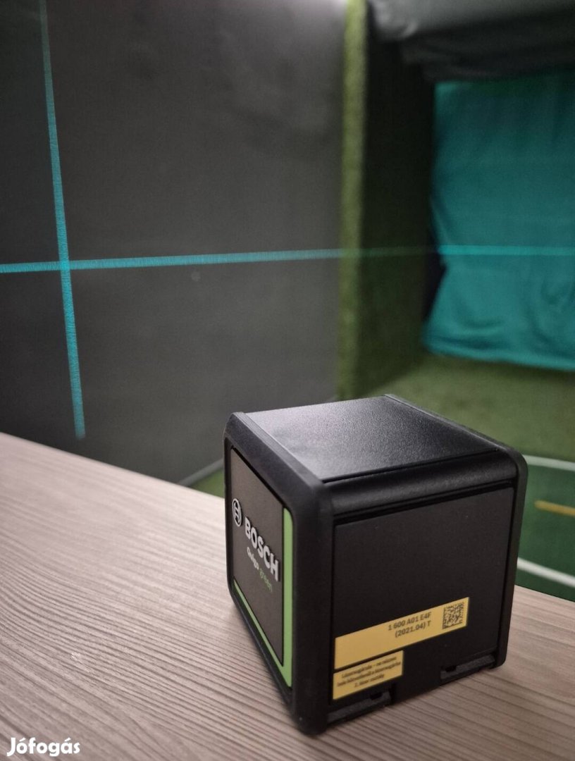 Bosch Quigo Green szintezőlézer + állvány 