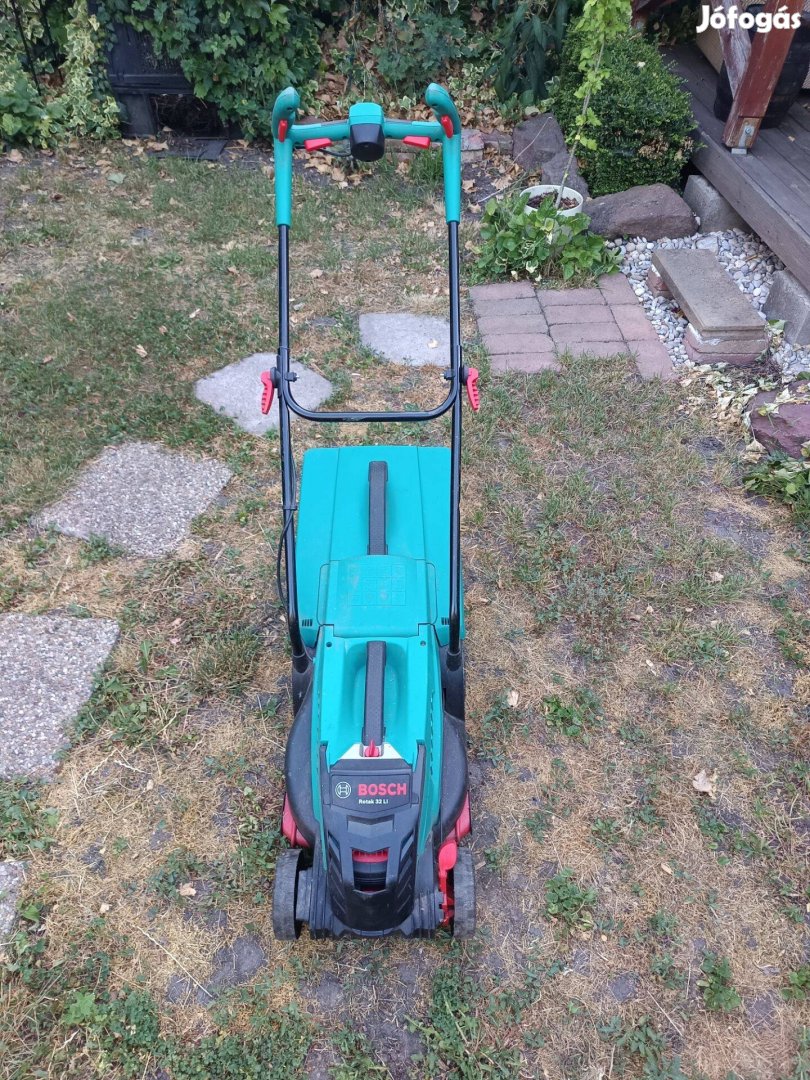 Bosch Rotak 32 Li akkumulátoros fűnyíró
