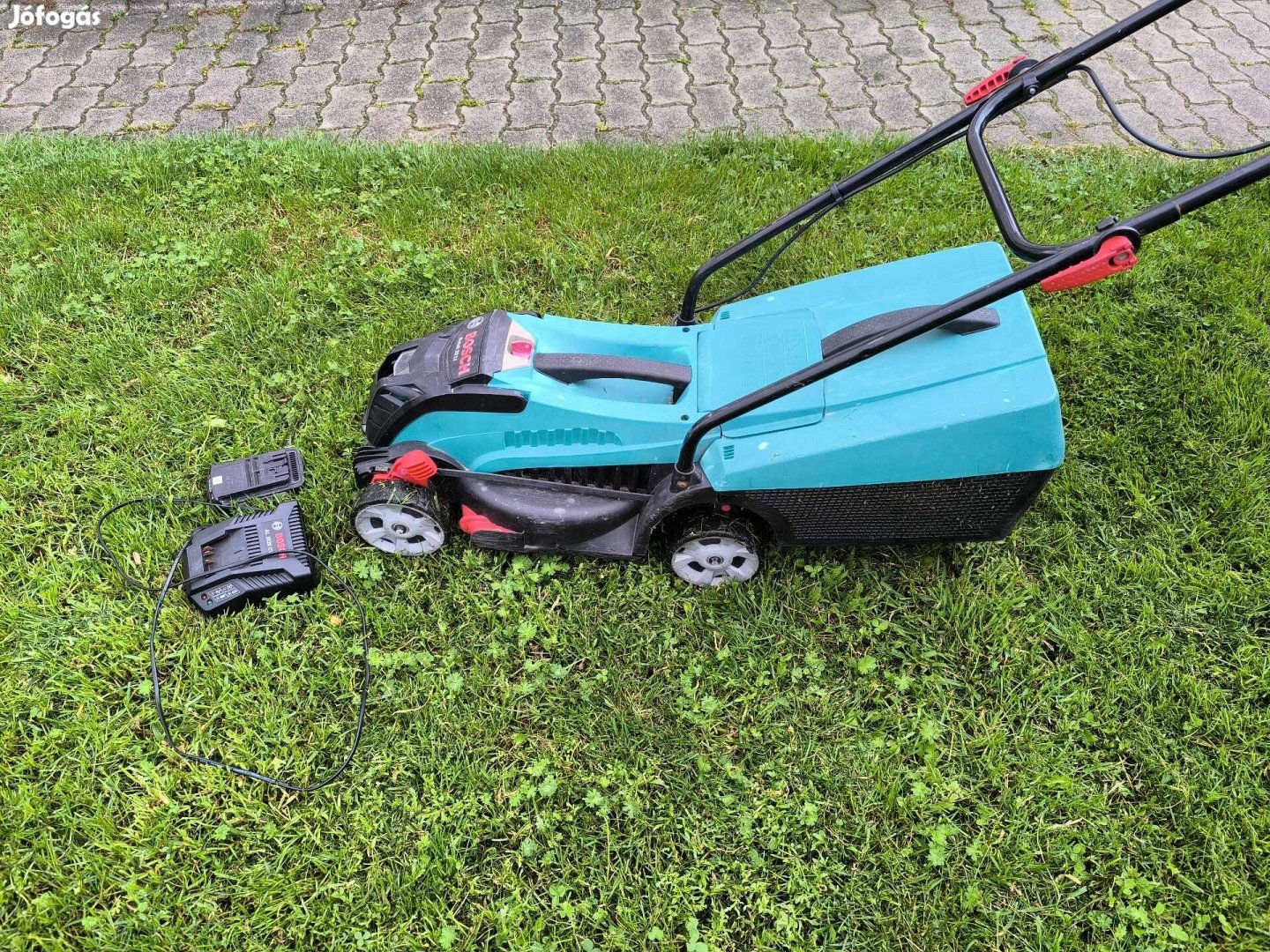 Bosch Rotak 32 Li akkus akkumulátoros fűnyíró
