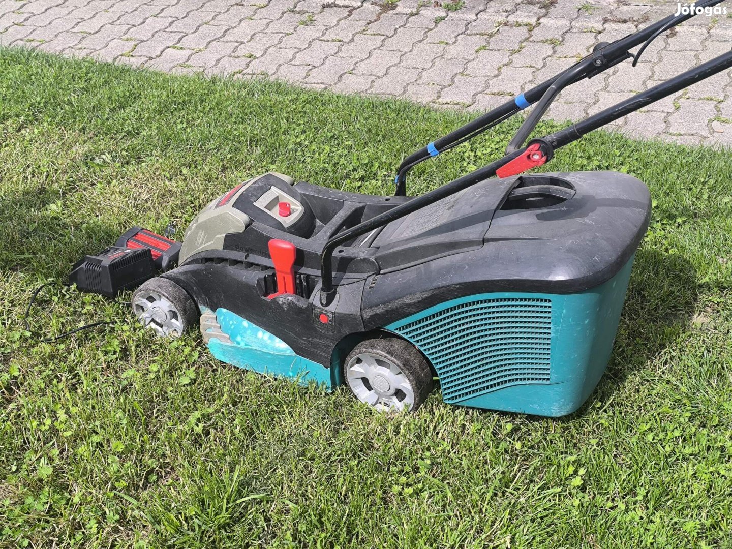 Bosch Rotak 37 LiS akkus akkumulátoros fűnyíró + akku + töltő