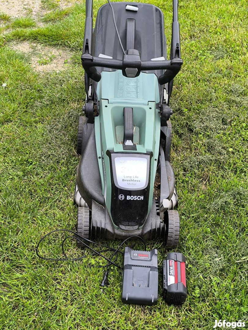 Bosch Rotak akkus akkumulátoros fűnyíró + töltő + 4Ah