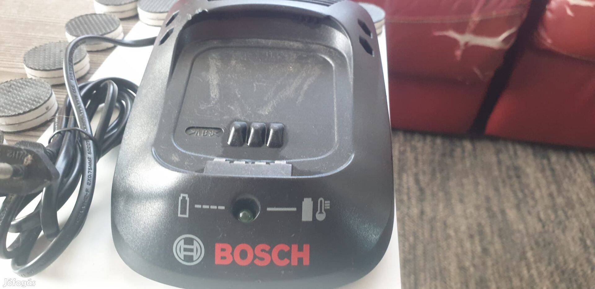 Bosch akkumulatoros töltő 14,4v - 21 v