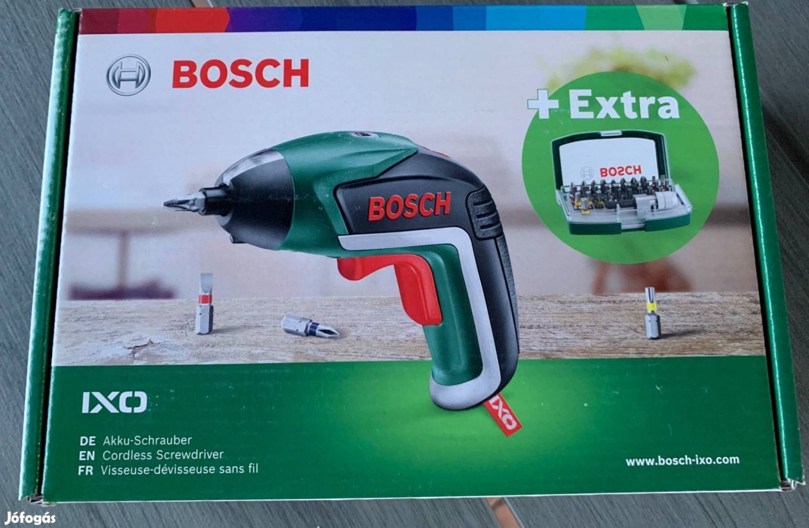 Bosch akkus csavarozó Ixo + ajándék