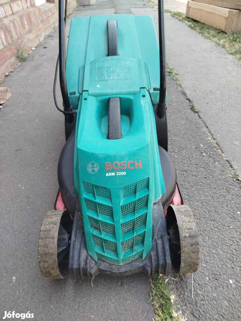 Bosch elektromos fűnyíró 1200 w