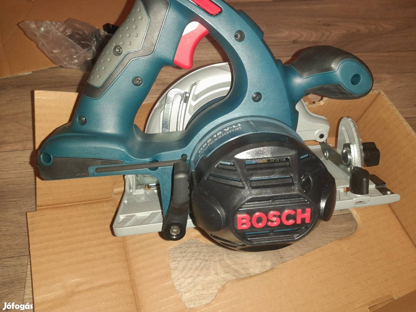 Bosch ipari akkumulátoros körfűrész gks 18v li 