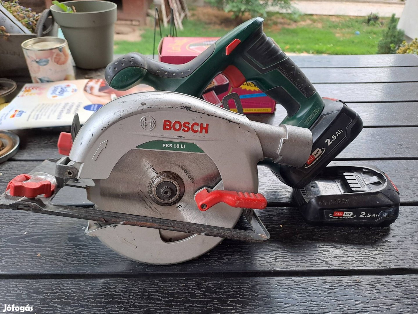 Bosch körfűrész 2db akkumulátorral.
