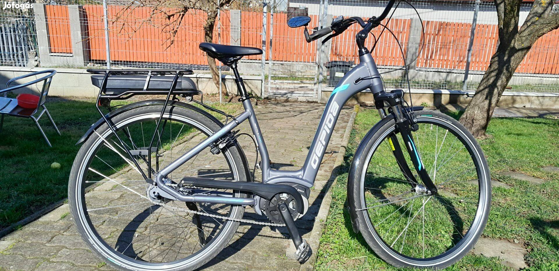 Bosch nyomatékszenzoros pedalec ektromos kerékpár Gepida Reptila 1000