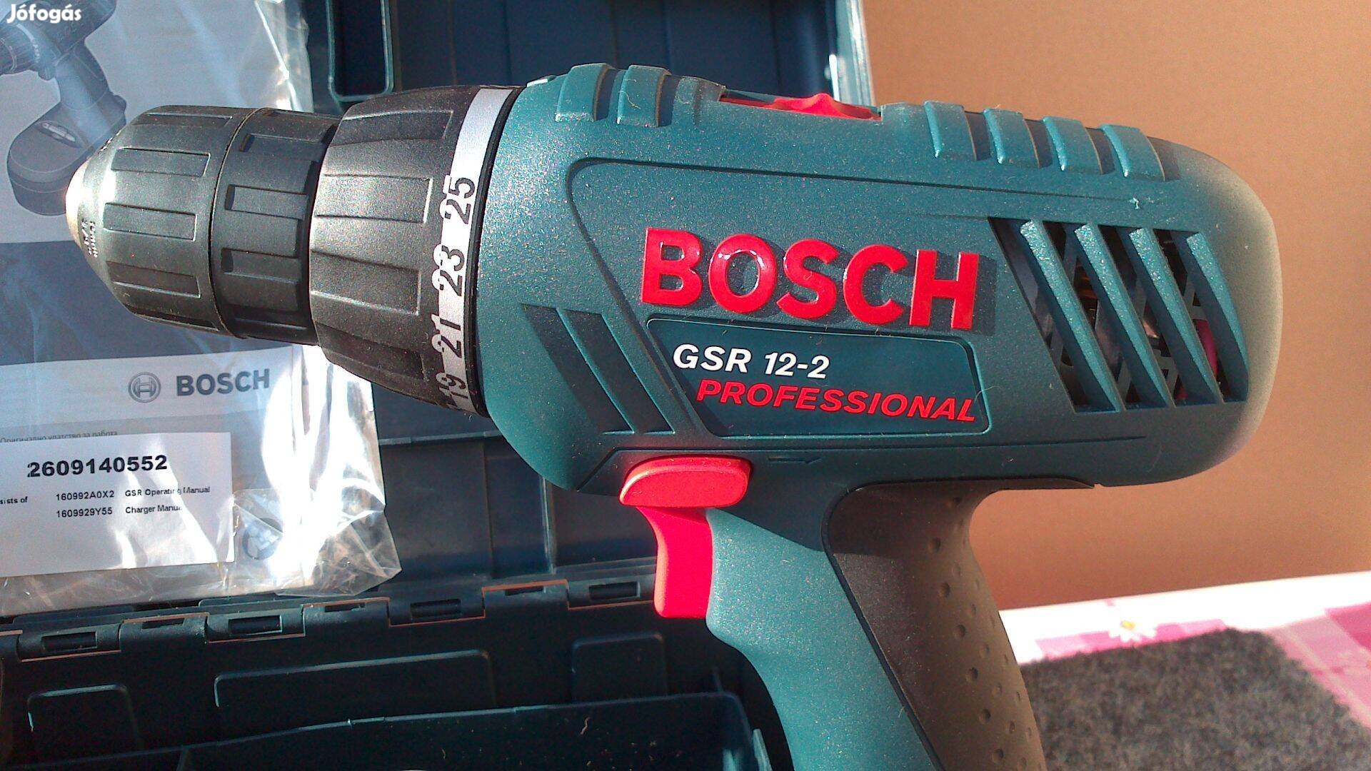 Bosch új kofferban tartozékokkal akkus fúrógép 12 V