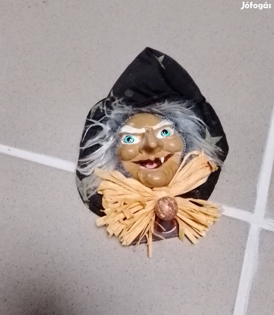 Boszorkány fej fali dísz