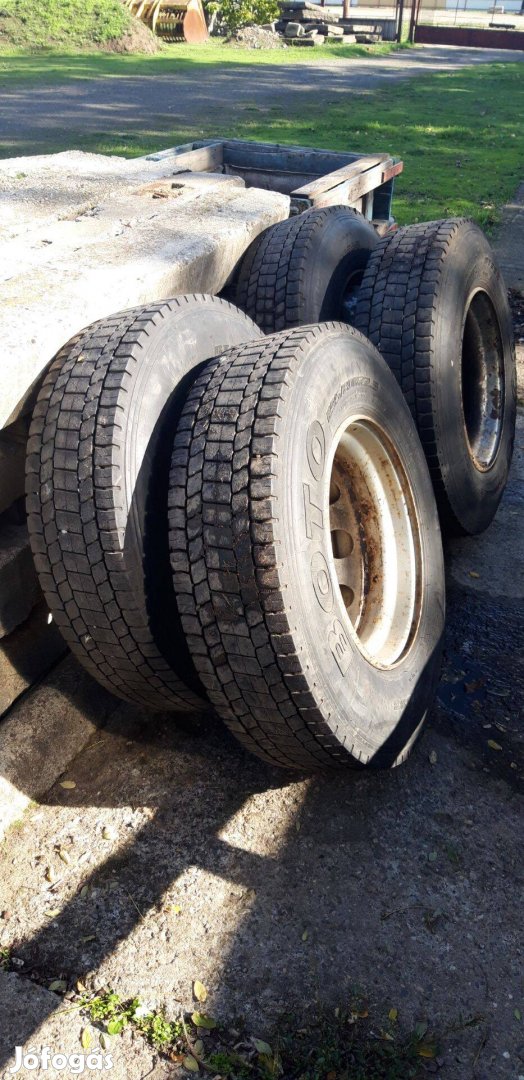 Botto BT388 295/65R22,5 húzó gumi