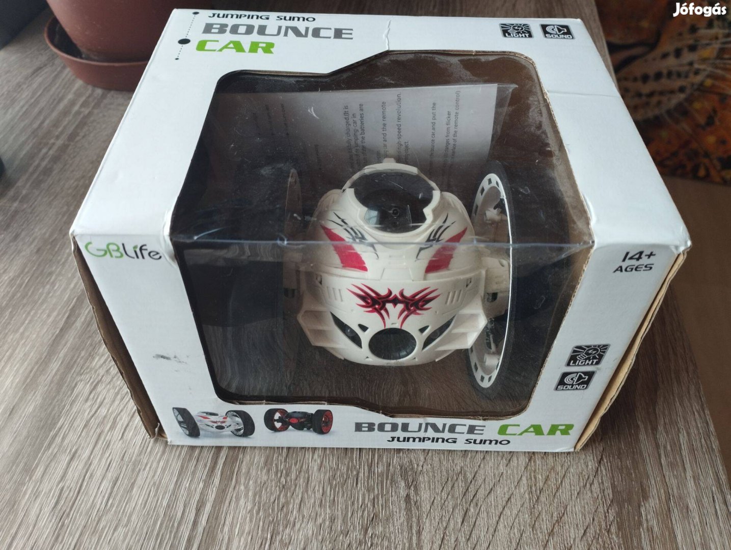 Bounce jumping drone / Ár alatt