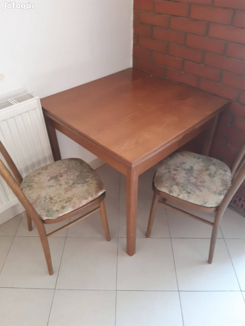 Bővíthető étkező asztal+4db szék