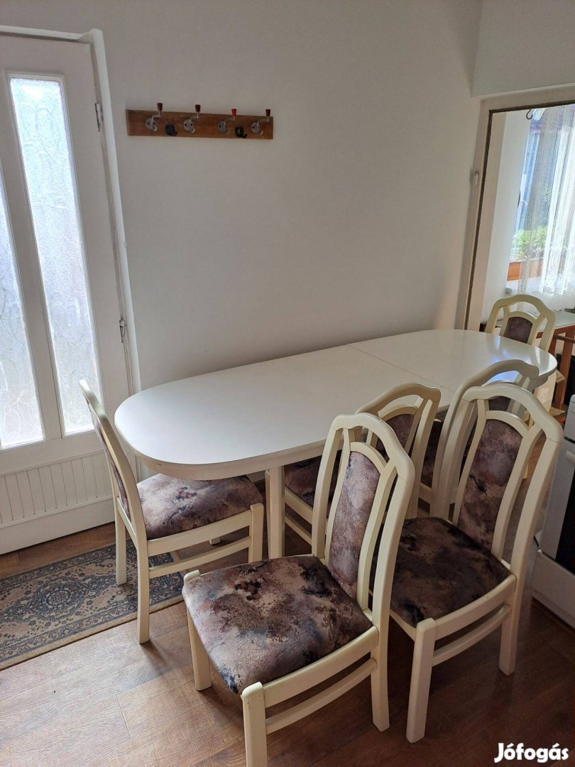 Bővíthető fa étkező asztal 6 kárpitozott székkel