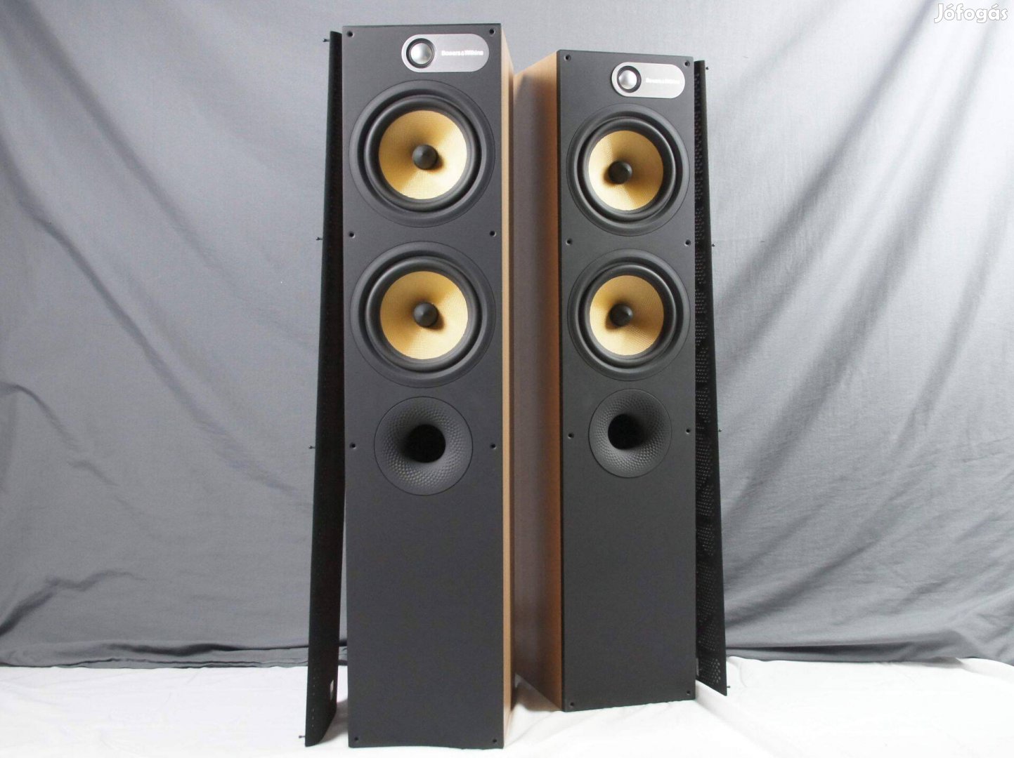 Bowers & Wilkins B&W 684