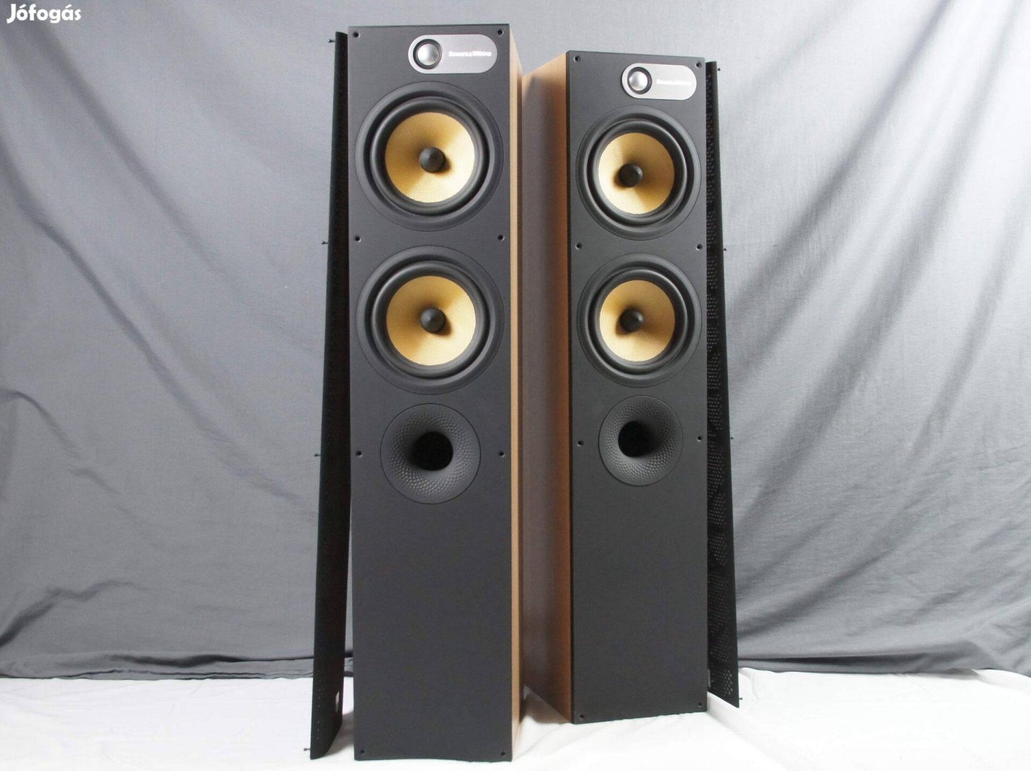 Bowers & Wilkins B&W 684