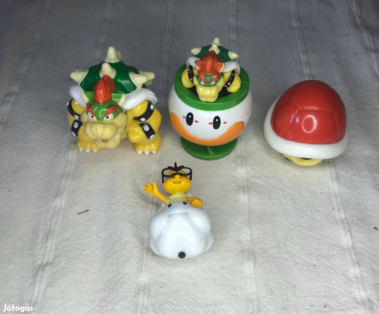 Bowser figurák