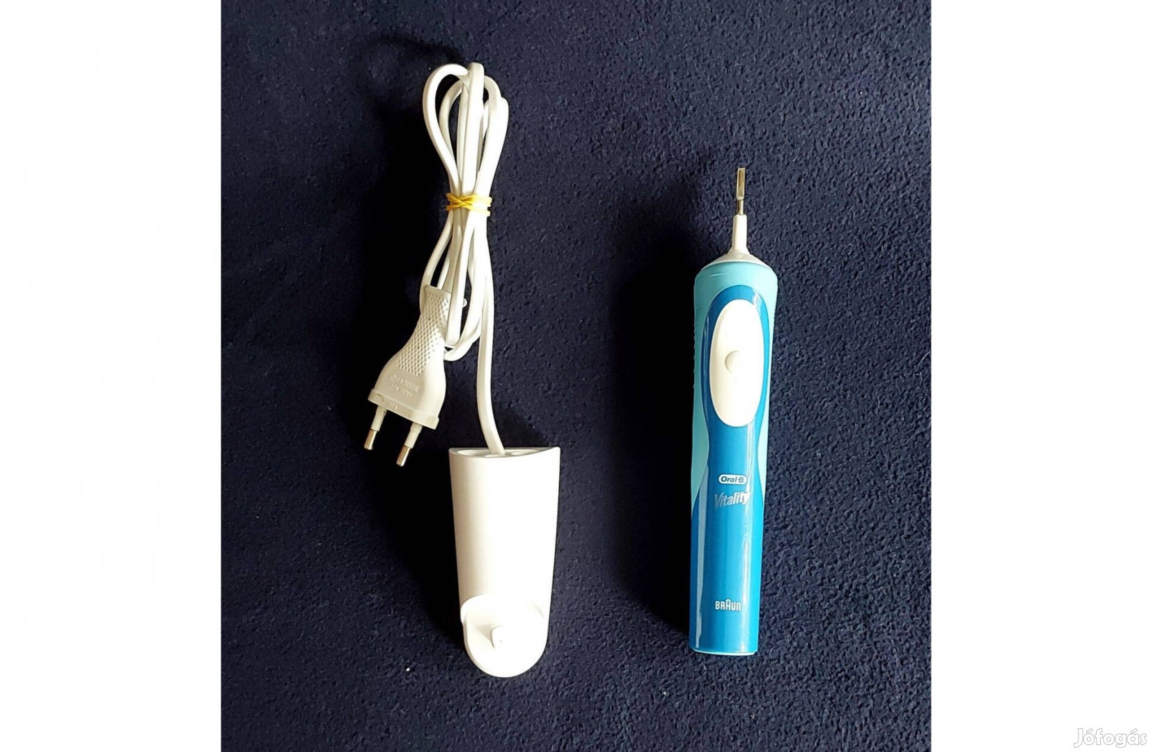 Braun Oral-B elektromos fogkefe töltővel