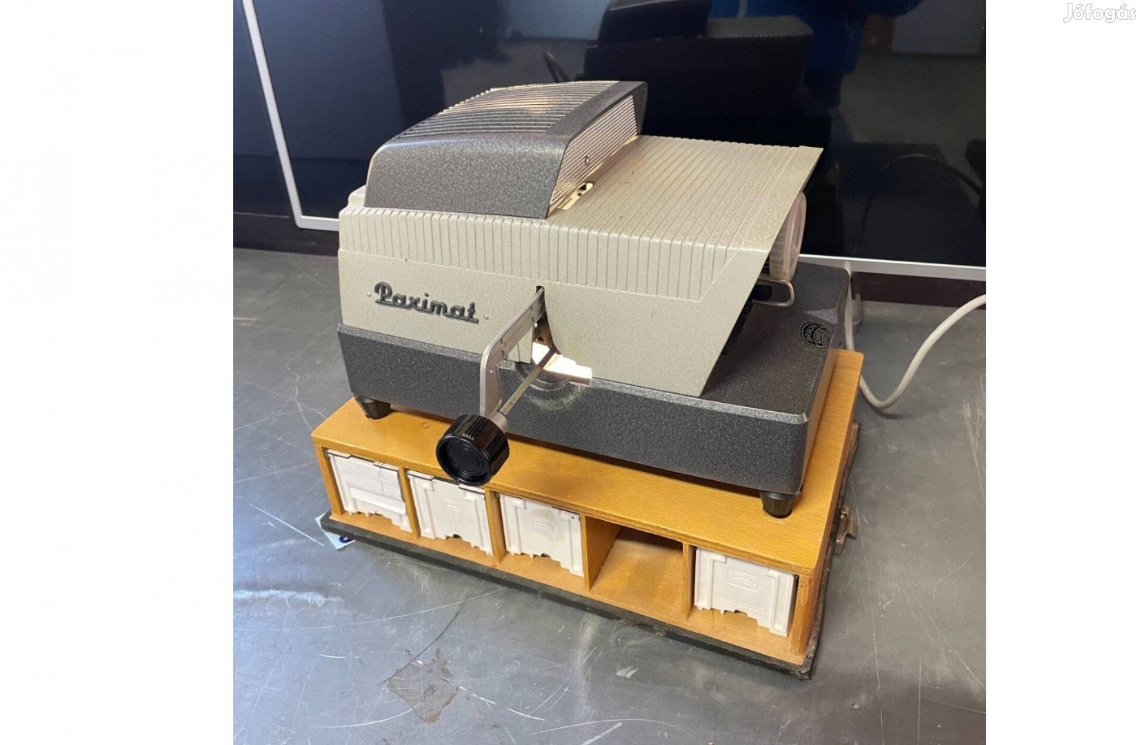 Braun Paximet Elektromos 35 mm Diavetítő