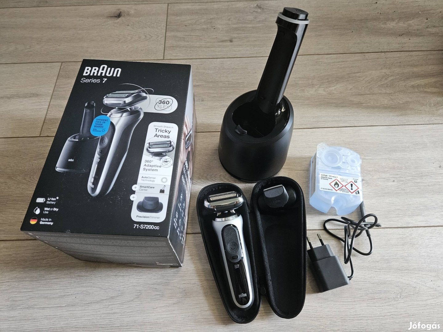 Braun Series 7 elektromos borotva és tartozékok 