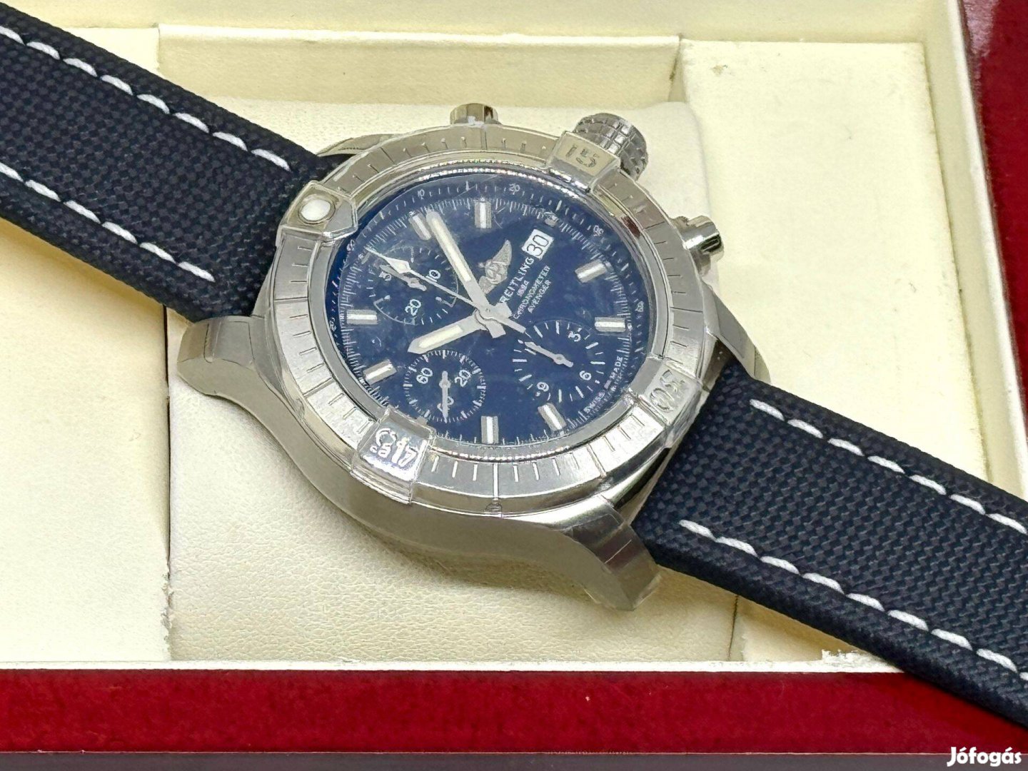 Breitling Avenger 43 Chronograph, fóliás, vadonatúj, kék színben Lgsw