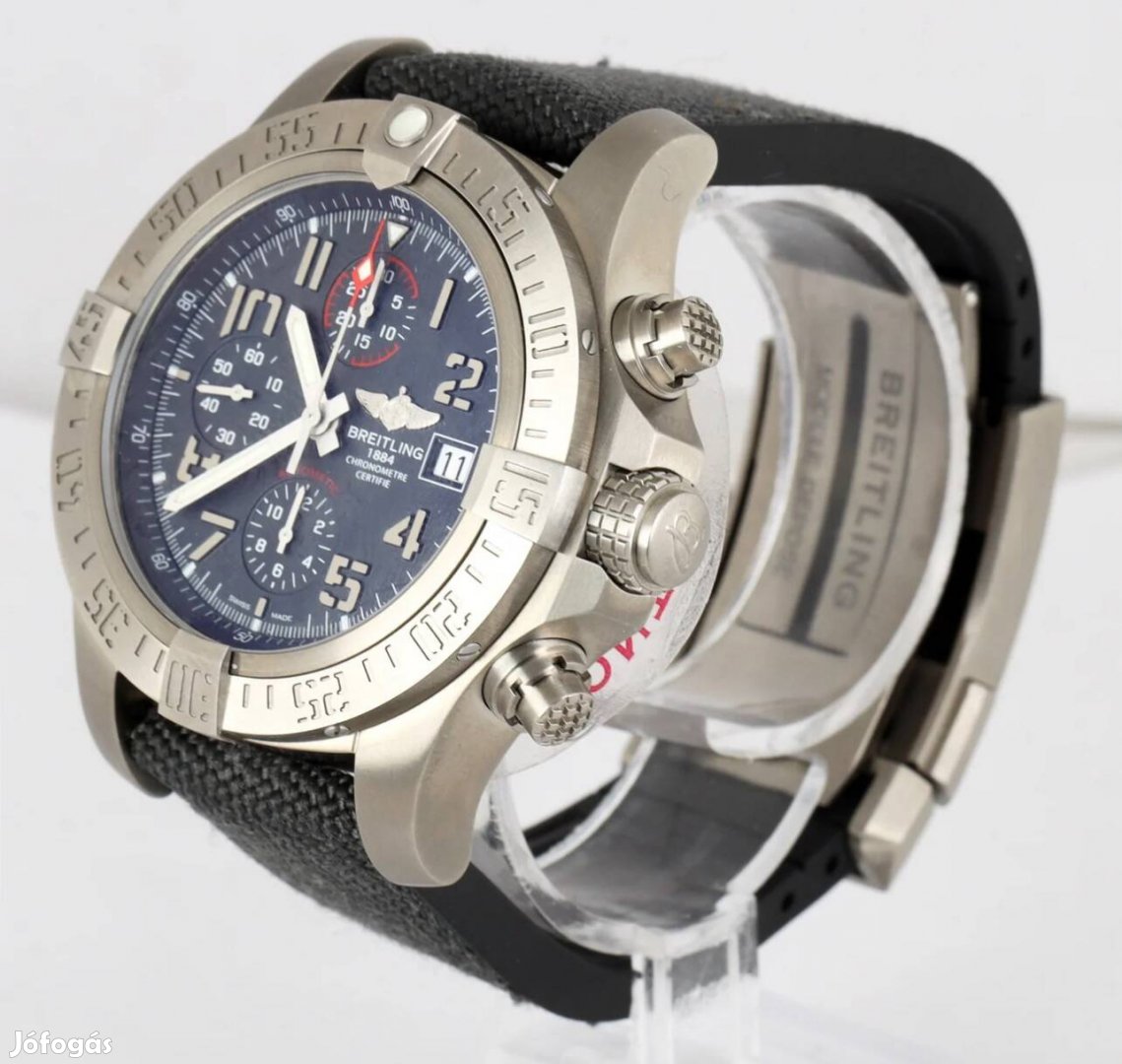 Breitling Avenger Bandit Chronograph Titanium 45mm E13383