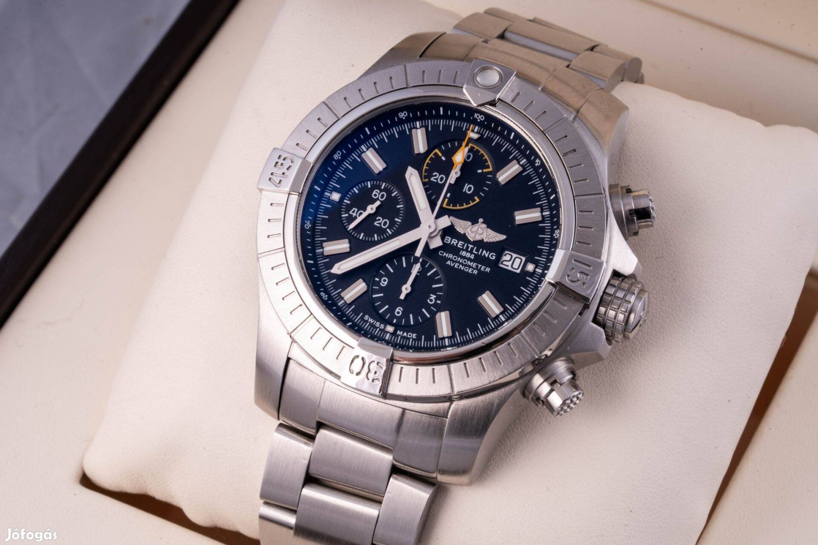 Breitling Avenger Chronograph 45